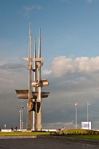 Gdynia - Pomnik agle