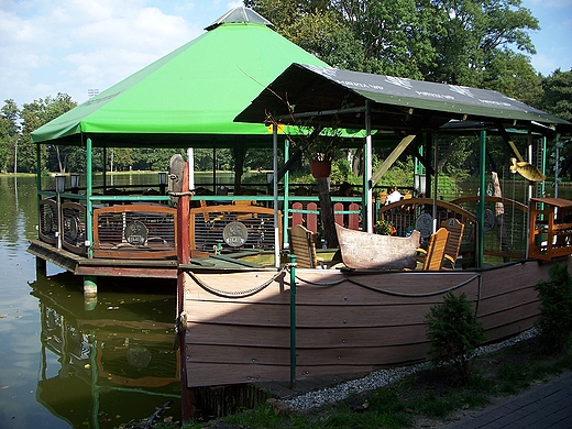 Pruszkw, park Potulickich- bar ,,Przysta,,