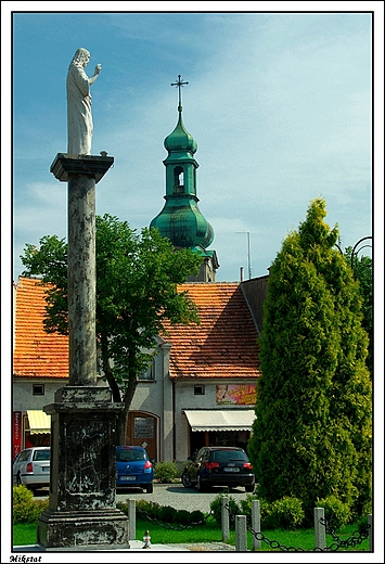 Mikstat - rynek pomnik Serca Jezusowego