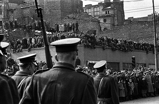 Warszawa. wiat Sawnego. Wystawa w Domu Spotka z Histori.