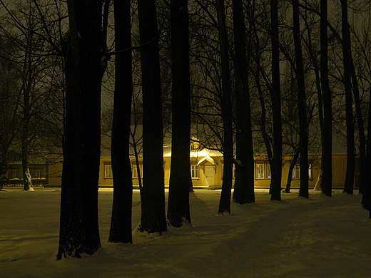 Warszawa. Nocne klimaty Osiedla Przyja.