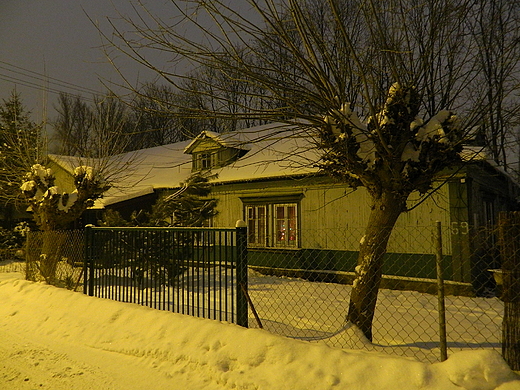 Warszawa. Nocne klimaty Osiedla Przyja.