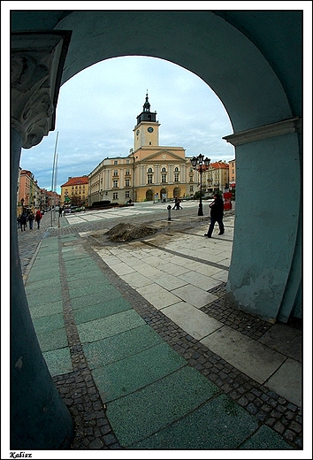 Kalisz - fragment rynku z ratuszem widziany od ul.rdmiejskiej  FishEye 8mm