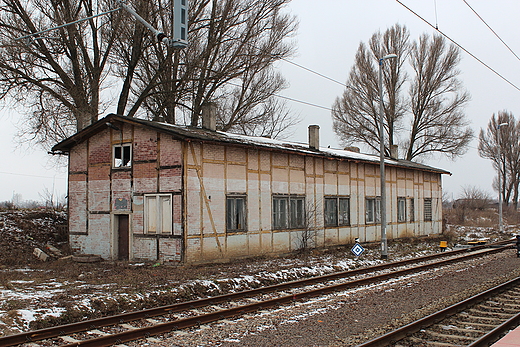 zapomniany budynek dworca pkp dziadowo