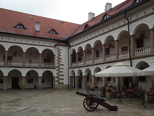 Zamek Krlewski w Niepoomicach - dzidziniec zamkowy.