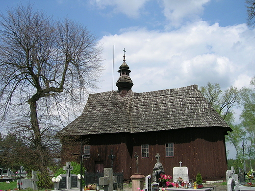 Drewniana kaplica w. Anny w Kurzelowie.