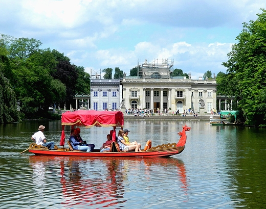 Warszawa. Gondola w azienkach.