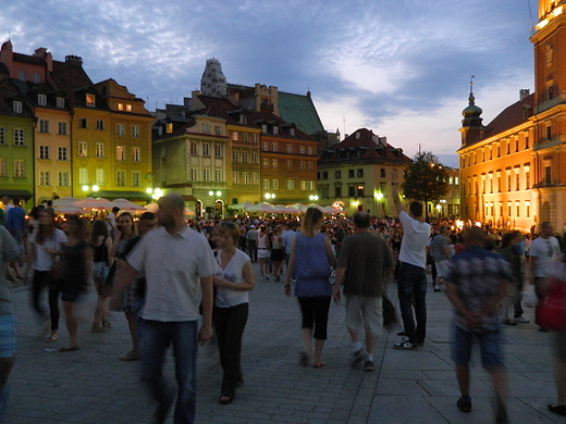 Warszawa. Wieczorem na Starwce.