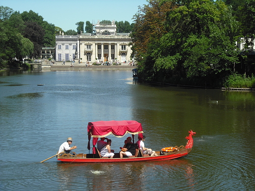 Warszawa. Gondola w azienkach.