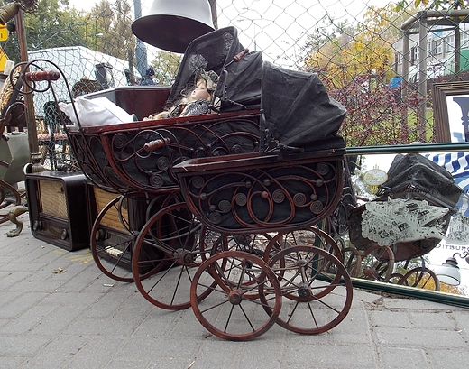 Warszawa. Targ Staroci na Kole.