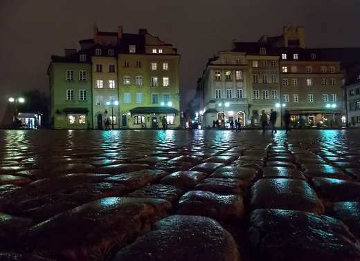 Warszawa. Starwka noc.