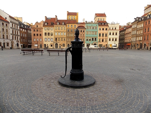 Warszawa. Rynek Starego Miasta po remoncie.