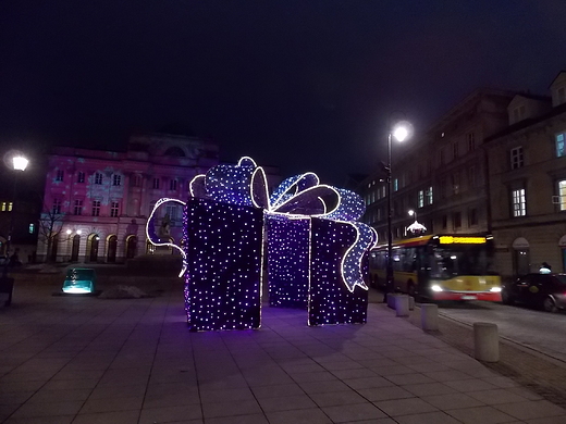 witeczna iluminacja Warszawy. Ul. Krakowskie Przedmiecie.