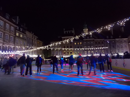 Warszawa. Lodowisko na rynku Starego Miasta.