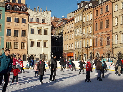 Warszawa. Lodowisko na Rynku Starego Miasta.