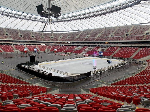 Warszawa. Zimowy Narodowy. Najwiksze w Polsce sztuczne lodowisko na Stadionie Narodowym.