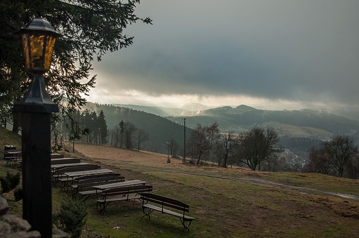 Widok ze schroniska Orze o poranku.