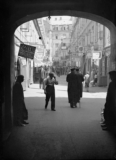 Warszawa. Ulica Nalewki w 1934 r. Zdjcie z wystawy Zwyczajny 1934 w Domu Spotka z Histori.