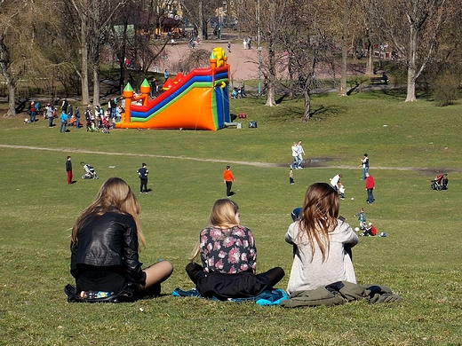 Warszawa. Marcowa sobota w Parku Szczliwickim.