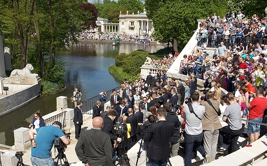 Warszawa. Piknik Europejski w azienkach. Uroczystoci w Teatrze na Wodzie.