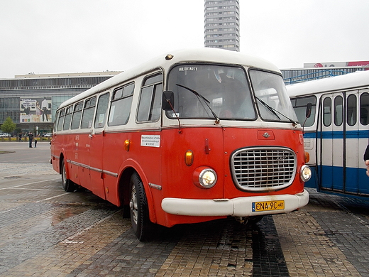 Warszawa. Noc Muzew 2014. IX Zlot Zabytkowych Autobusw.