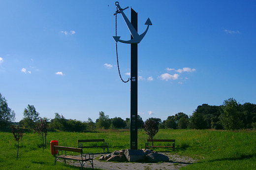 Krapkowice - Pomnik po wielkiej powodzi 1997