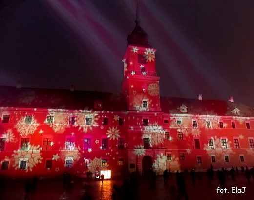 Warszawa ju witeczna. Iluminacja Zamku Krlewskiego.