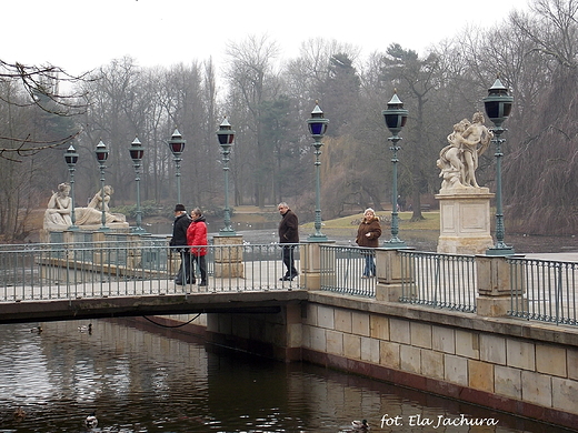 Warszawa. Niedziela w azienkach.