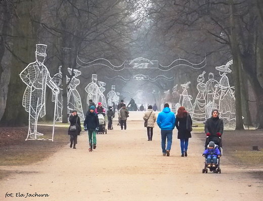 Warszawa. Aleja Chiska w azienkach.