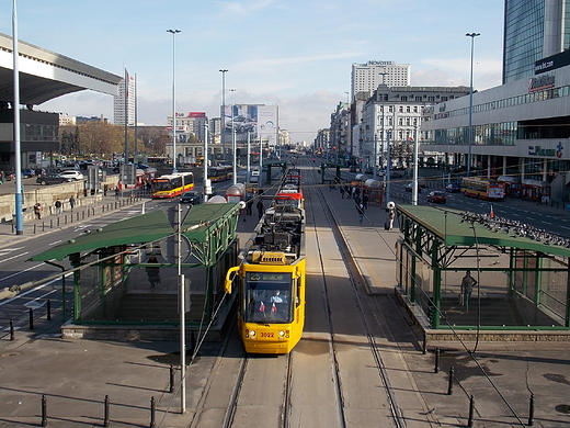 Warszawa. Aleje Jerozolimskie w okolicach Dworca Centralnego.