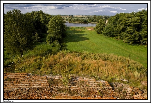 Bolesawiec - ruiny zamku kazimierzowskiego _ Dolina Prosny_ Obszar Chronionego Krajobrazu