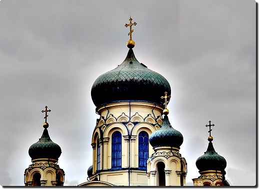 Warszawa. Kopuy cerkwi p.w. w. Marii Magdaleny.