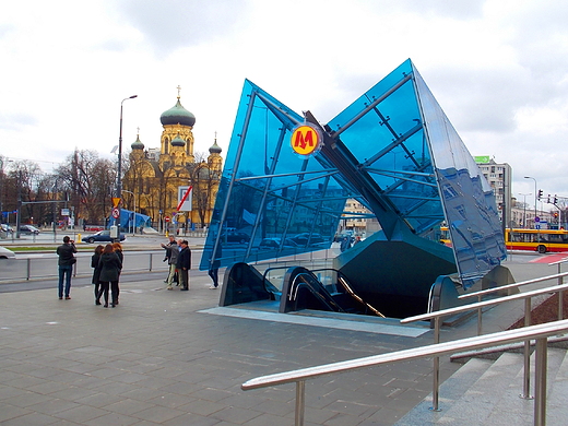 Warszawa. II linia metra. Wejcie na stacj Dworzec Wileski.