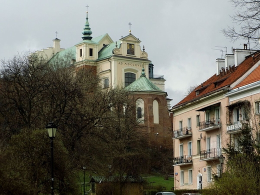 Widok na koci w. Anny od strony Mariensztatu