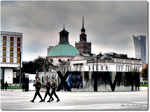 Warszawa. Smoleskie Portrety. Wystawa na pl. Pisudskiego.