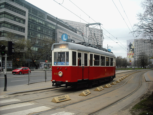 Warszawa. Stary tramwaj na ul. Marszakowskiej.