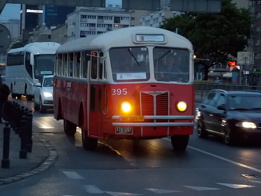 Warszawa. Noc Muzew 2015. Chausson na Pl. Zawiszy.