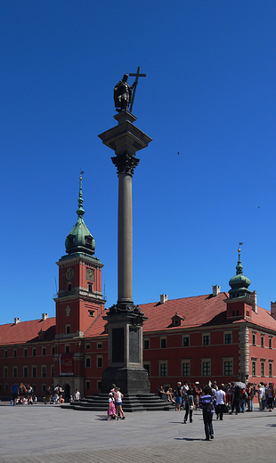 Warszawa. Kolumna Zygmunta na tle Zamku Krlewskiego.