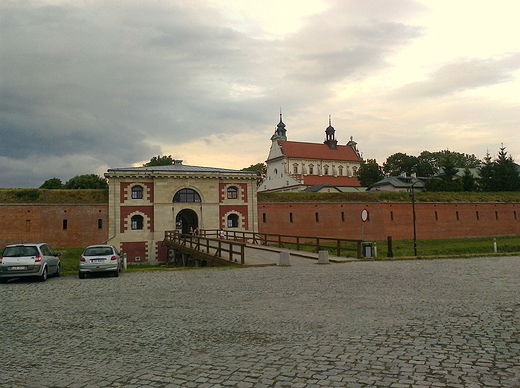 Brama Szczebrzeska i katedra