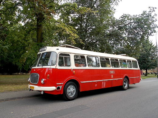 Warszawa. Jelcz na Jelonkach.