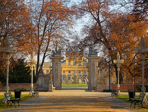 Warszawa. Paac Wilanowski jesieni.