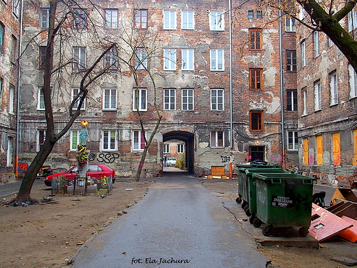 Warszawa. Klimaty ul. Brzeskiej na Pradze.