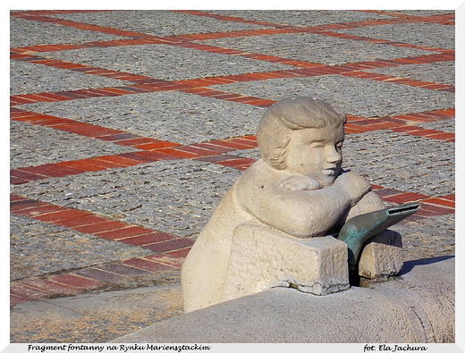 Warszawa. Fragment fontanny na Rynku Mariensztackim.