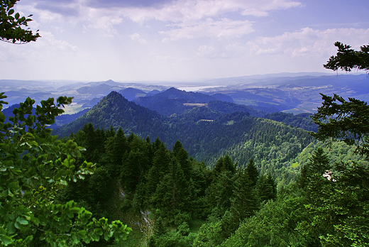 Panorama z Orlicy w kierunku jeziora czorsztyskiego.