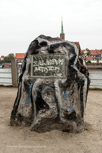 bulwar Xawerego Dunikowskiego, Zalanym Artystom