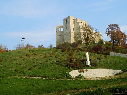 Kazimierski zamek w porannym socu
