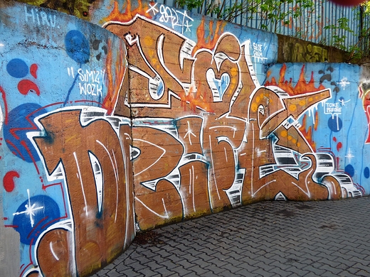 Ursuskie graffiti.