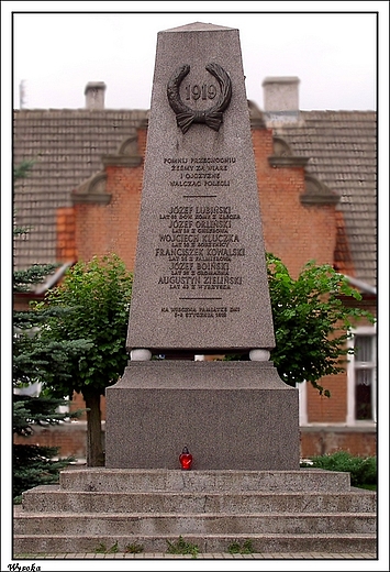 Wysoka - zrekonstruowany pomnik powstacw wielkopolskich  1996 r.
