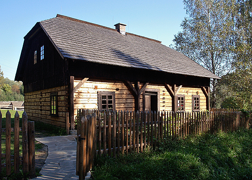 Grnolski Park Etnograficzny. Chata z Goleszowa z 1886r.