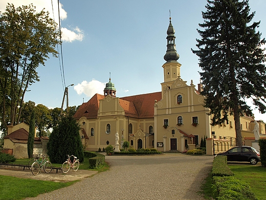 Klasztor paulinw w Mochowie